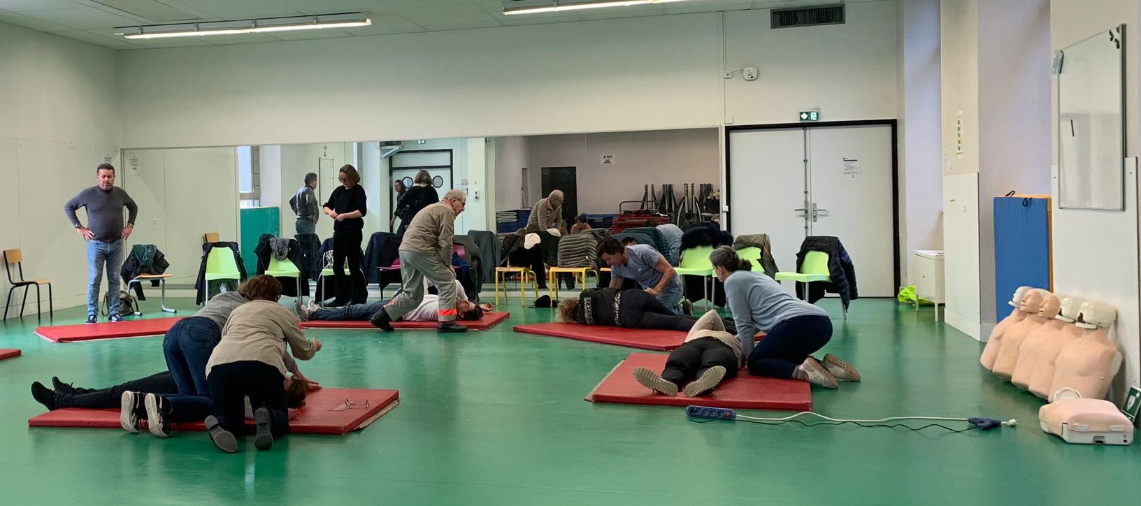Lycée La Bruyère, ateliers SPECIAL PARENTS : Initiation aux Premiers secours avec la CROIX ROUGE Versailles