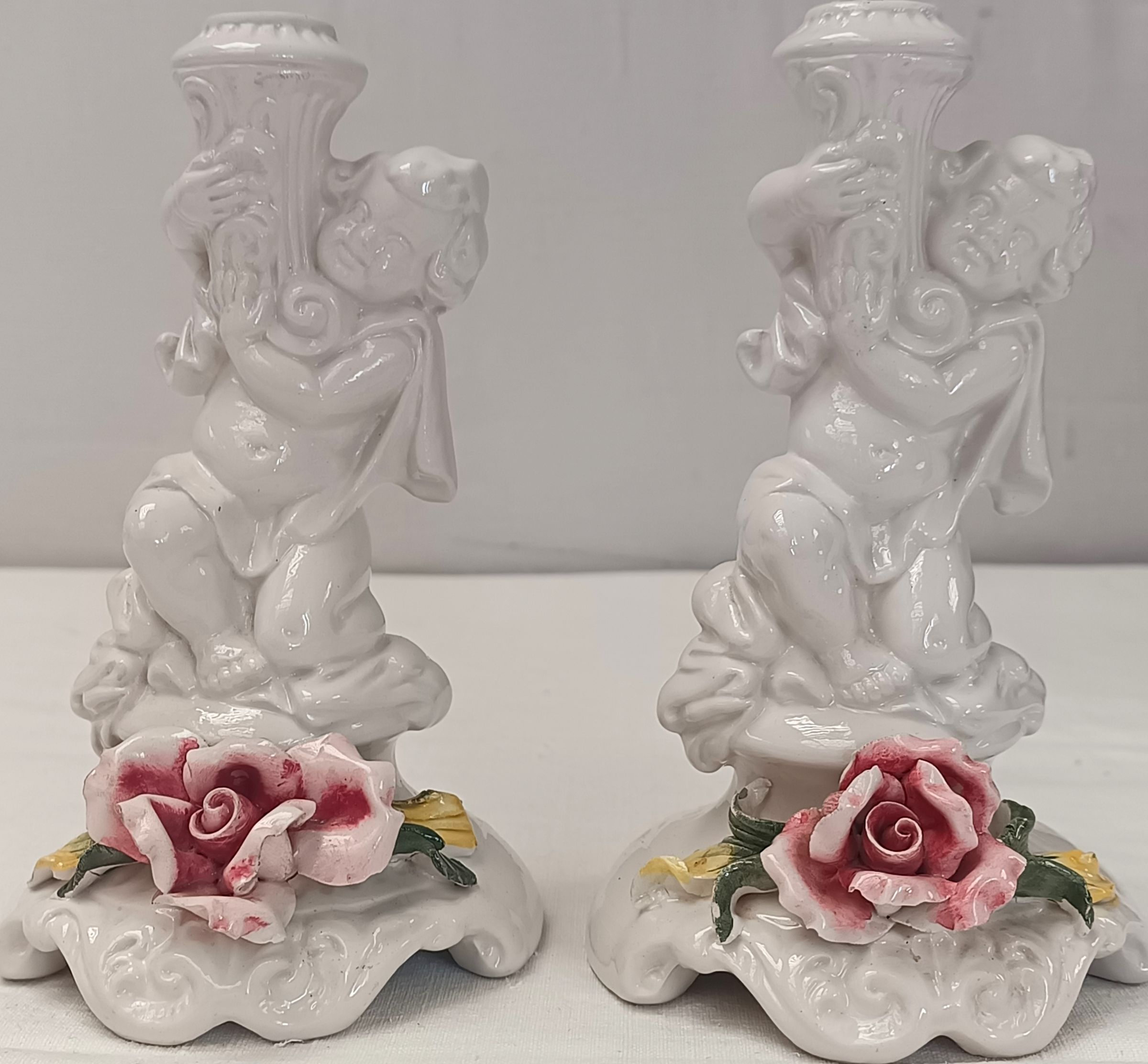 pieds de lampe chérubin porcelaine Capodimonte barbotine paire