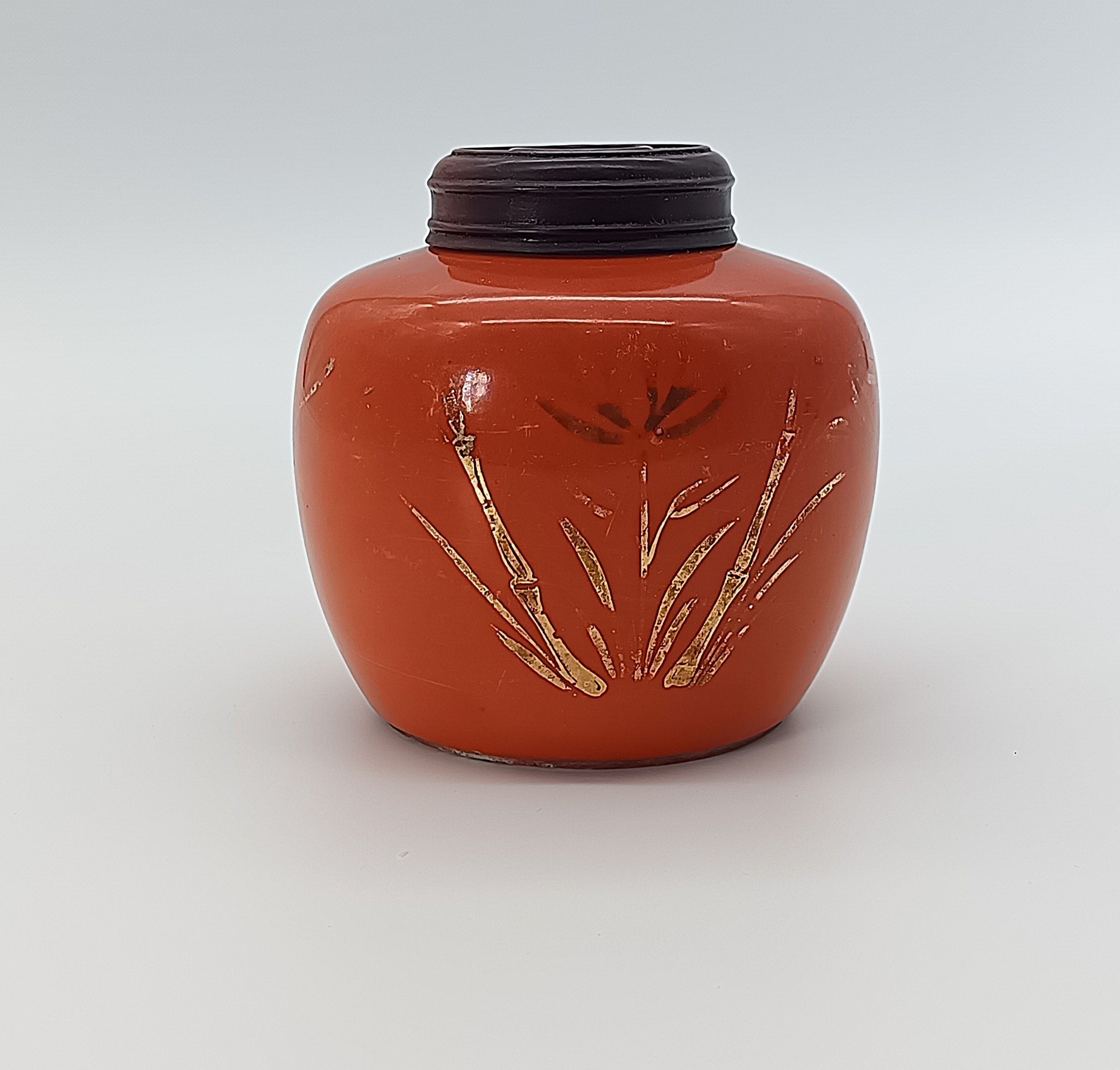 Ancien pot à gingembre / pot à thé en porcelaine corail et or, marque Tongzhi - Chine, début XXe