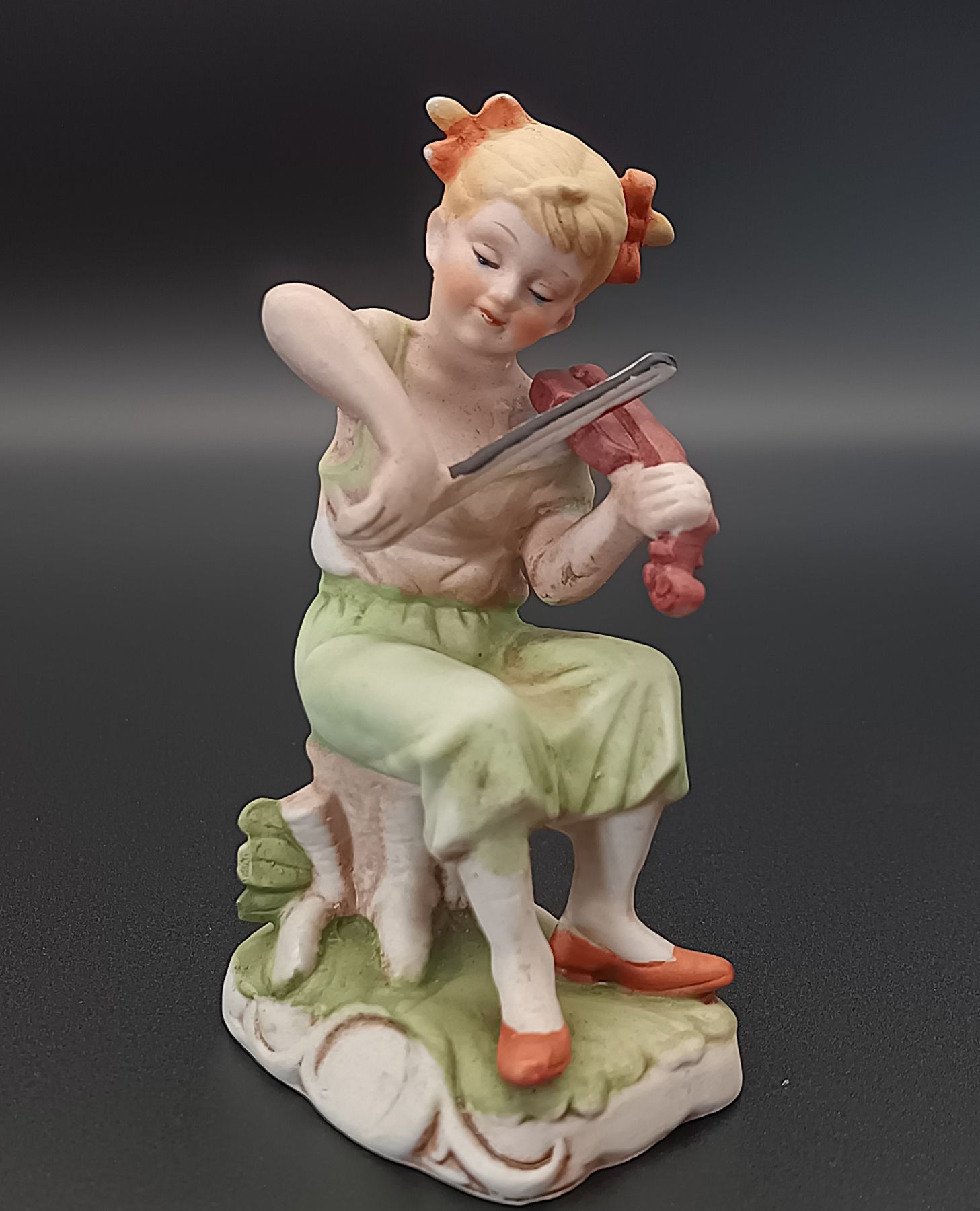 Statuette Vintage Jeune Joueuse de Violon Biscuit de Porcelaine Mat Esprit Hummel