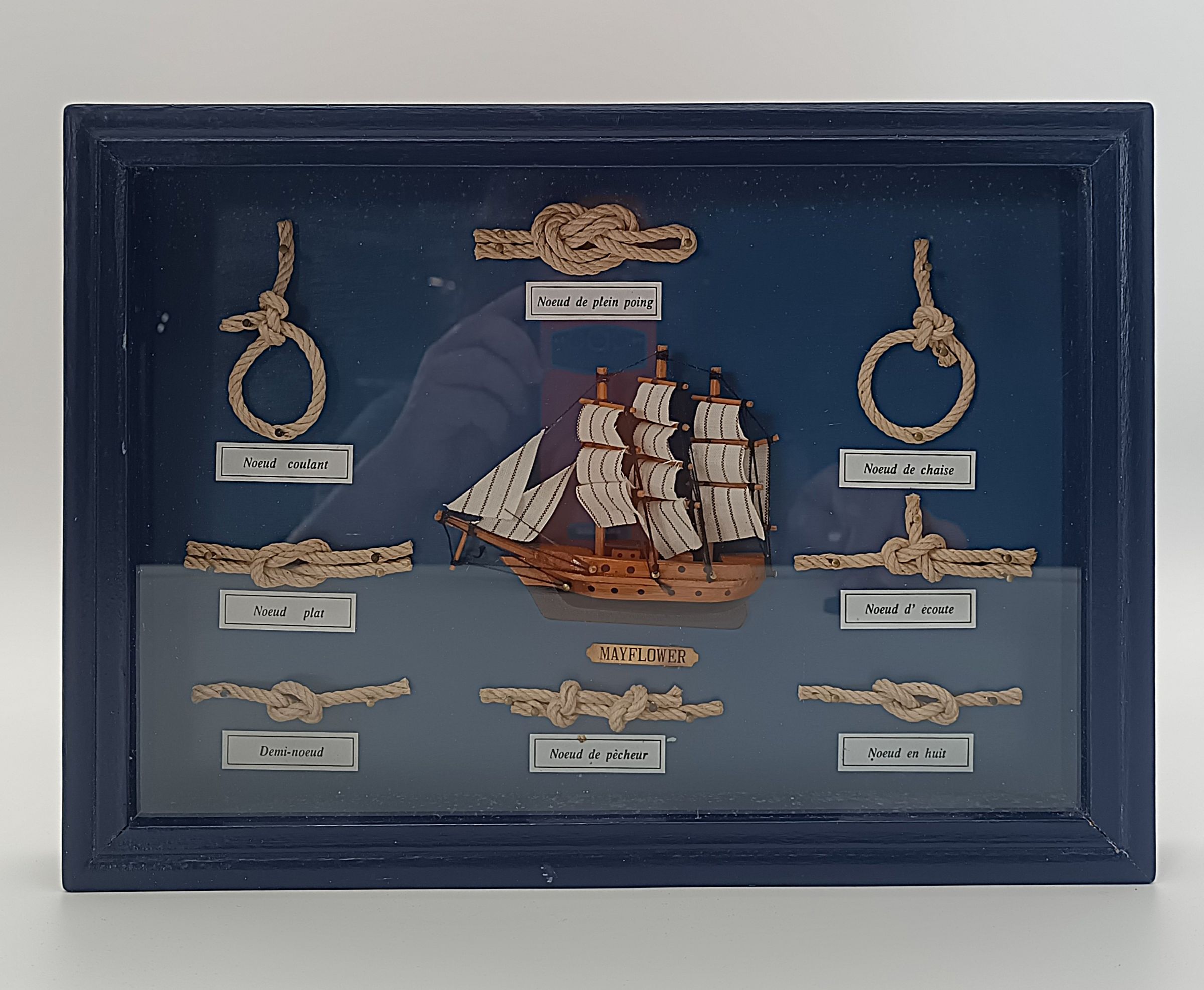 Cadre vitrine marine - Nœuds marins & Maquette voilier historique Mayflower (32 x 23 cm)