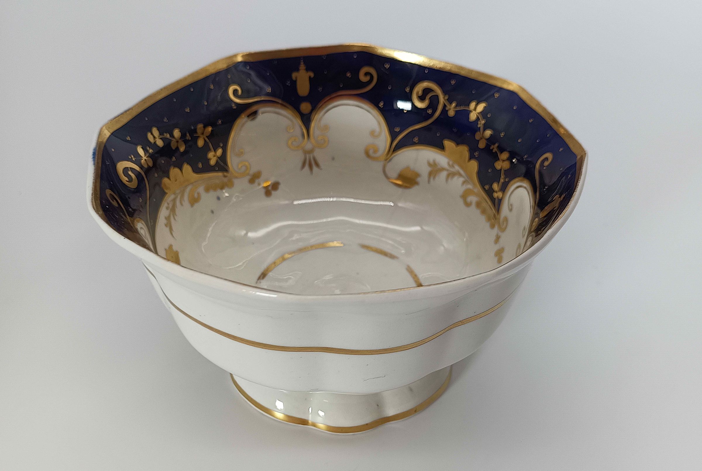 Coupe sur Piédouche Ancienne Porcelaine Décor Bleu Cobalt & Dorures à l'Or