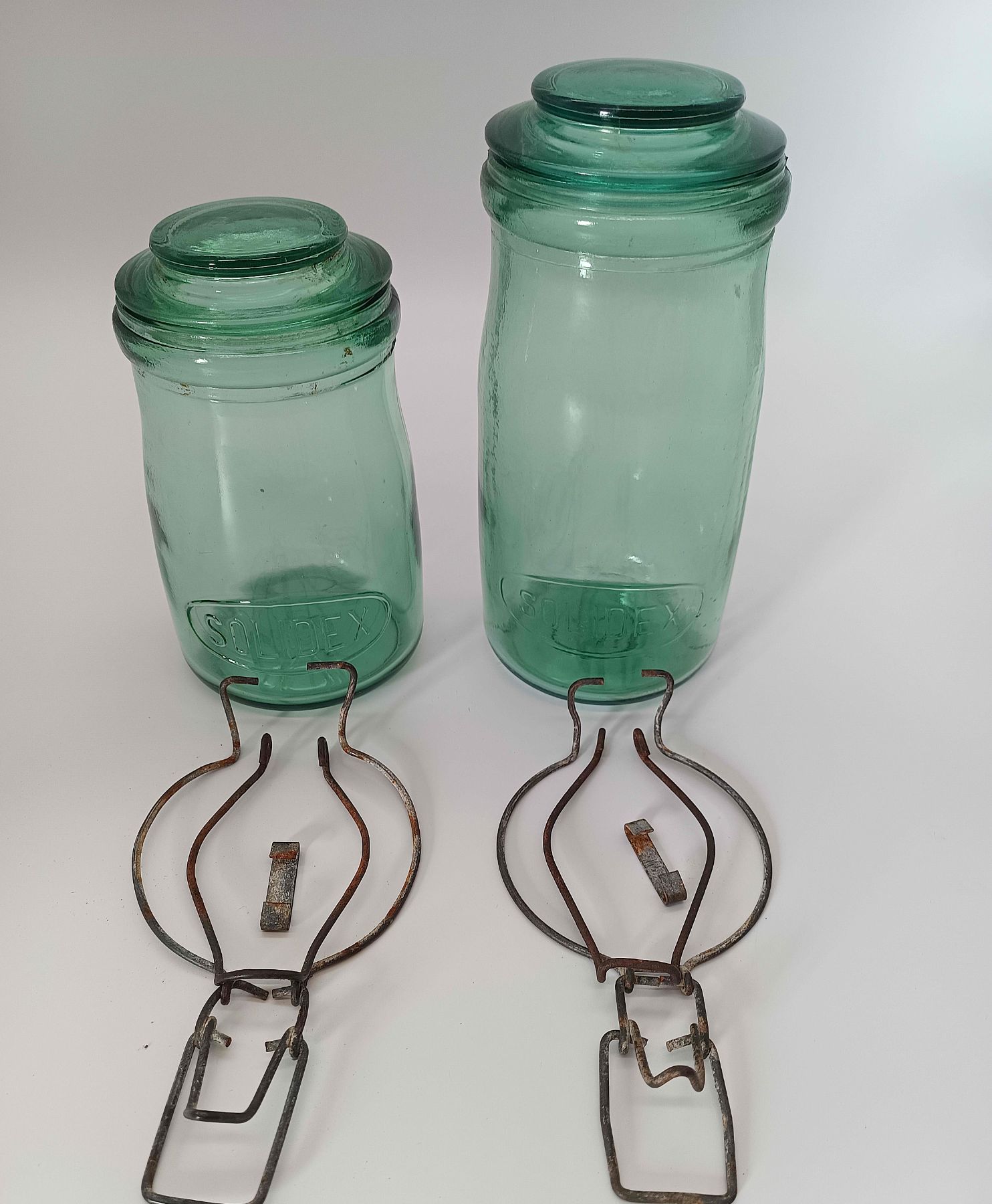 Duo de Bocaux Anciens Verre Vert d'Eau Solidex Modèles Élancés 1 L & 1/2 L