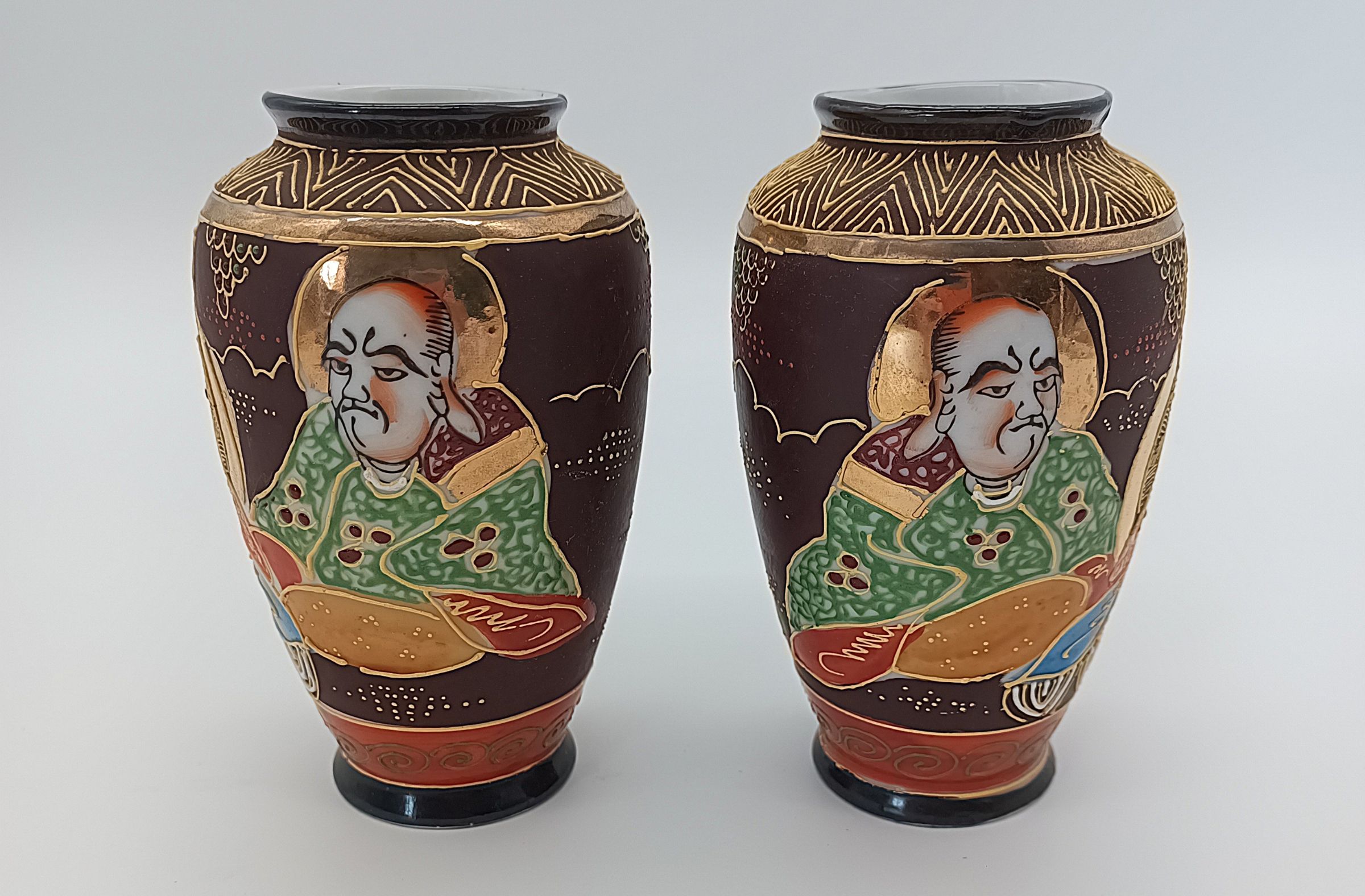 Paire Vases Japon Satsuma Porcelaine Sages Immortels Kannon Moriage Vintage 13 cm