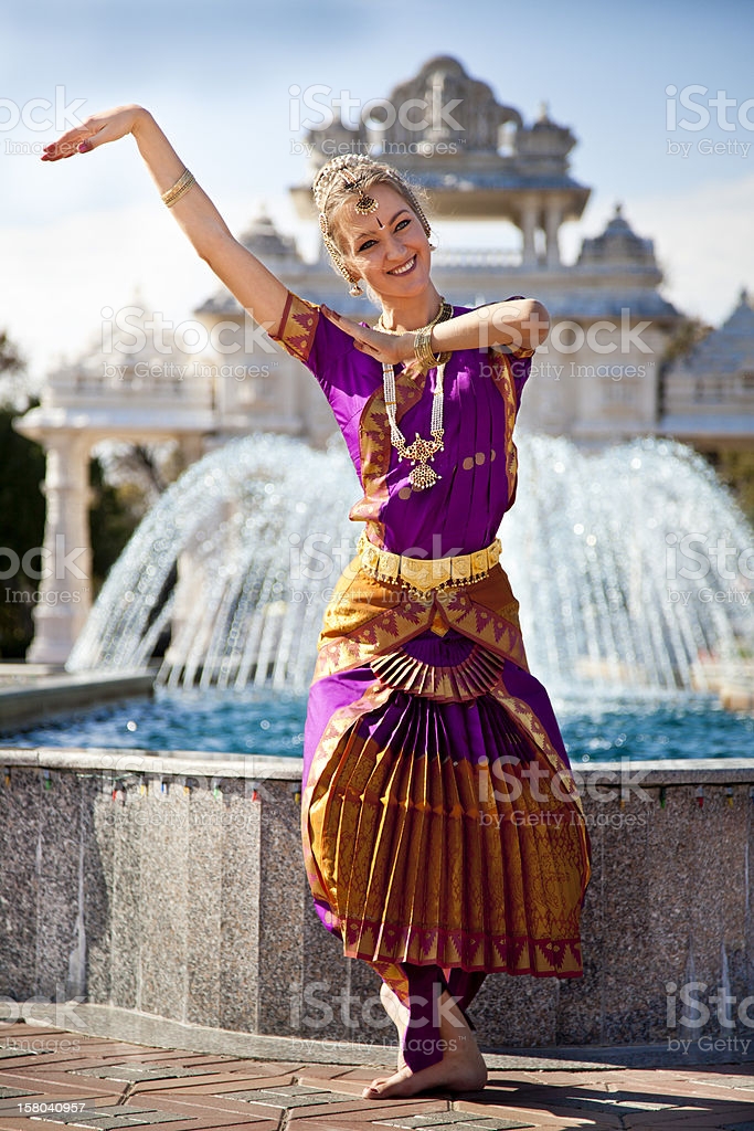 Cours de danse indienne en ligne par trimestre