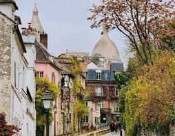 Le village de Montmartre, hors des sentiers touristiques