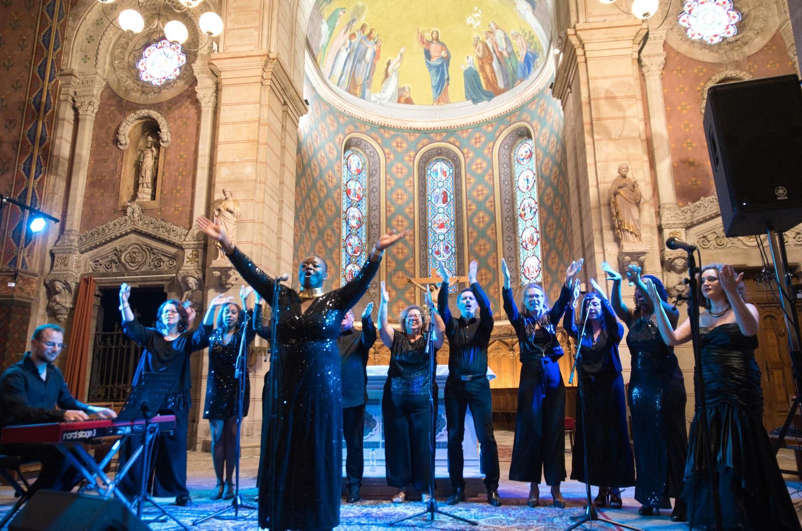 Quand le gospel fait chanter toute une église