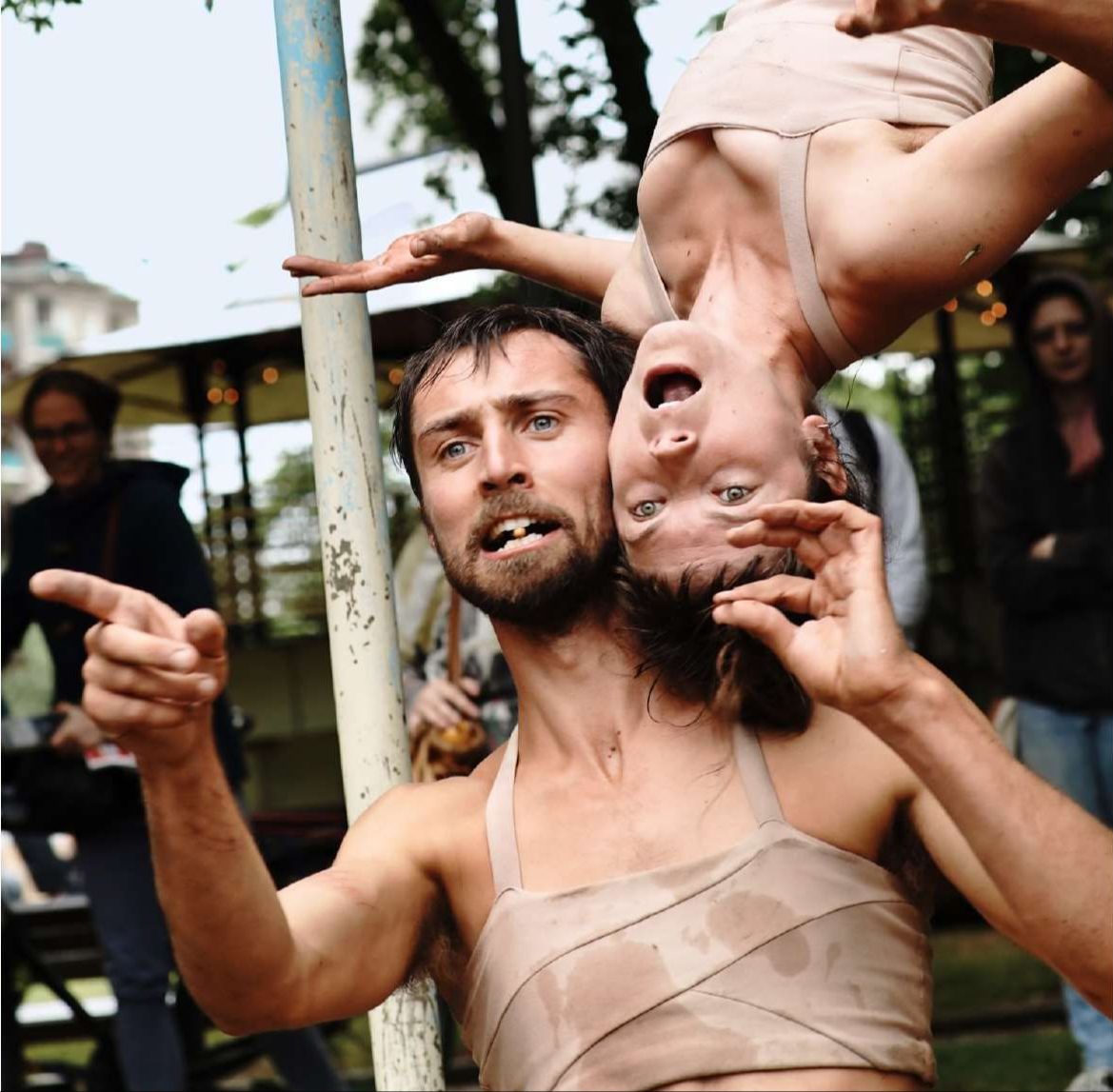 Promenade  et  Spectacles