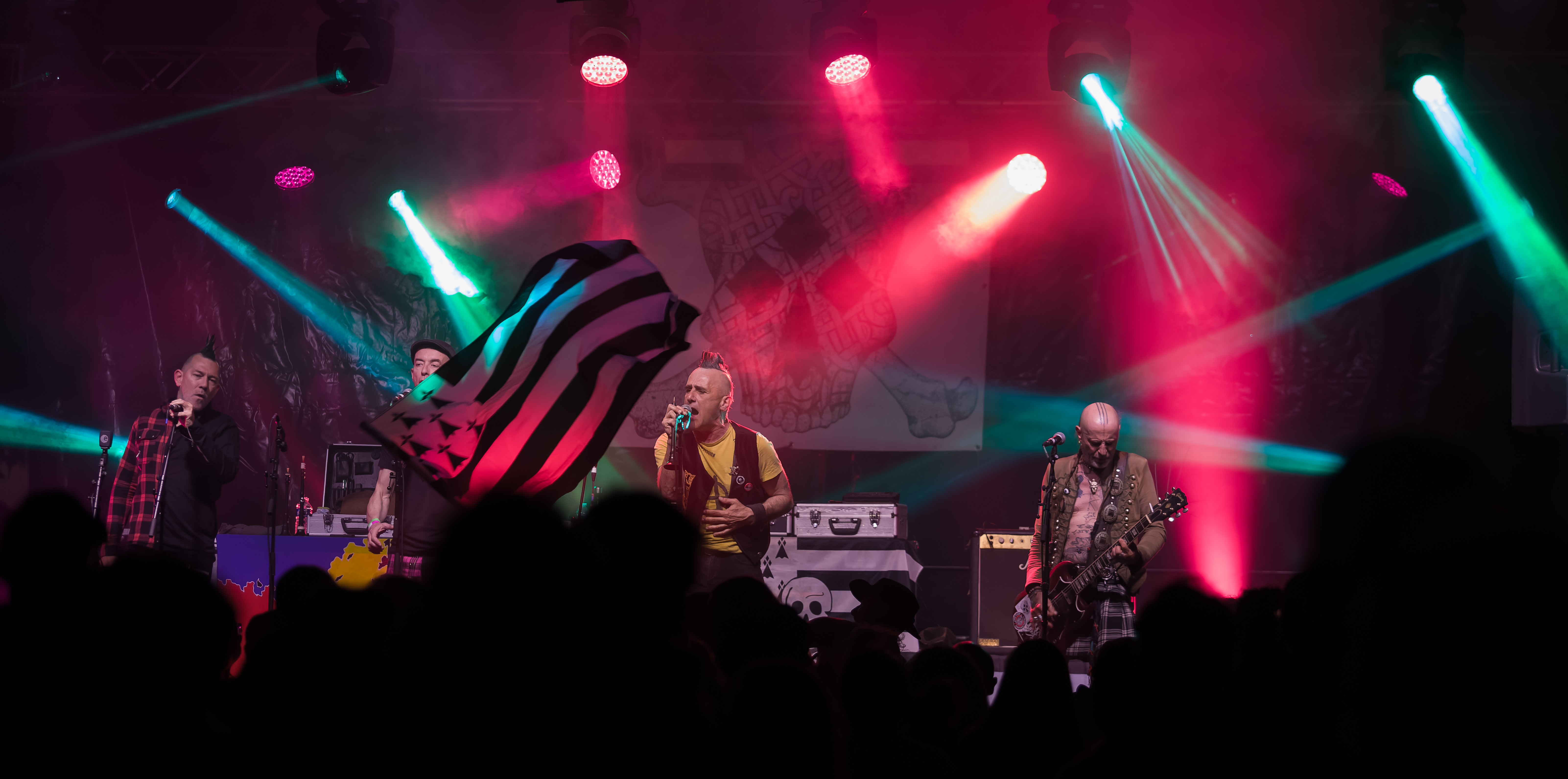 Les Ramoneurs de Menhirs + Pas Souvent - PitDog Lorient