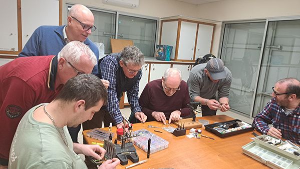Soirée montage : la précision à l'honneur avec le sedge bécasse