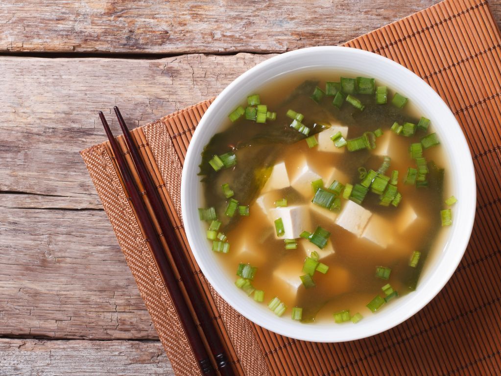 Voyage culinaire au Japon pour une soupe miso et ramen  