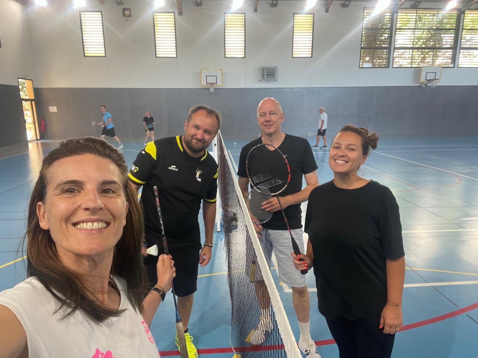 Membres de l’Association Badminton Sanary au gymnase de la Vernette